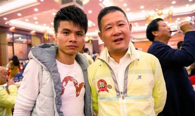 丁水波这种敢拼敢闯的精神一直伴随着他,新世纪后他不满足于简单的