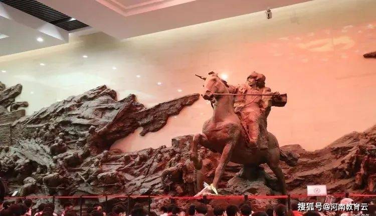 春和日丽追思远驻马店市一高分校师生赴杨靖宇将军纪念馆祭英烈