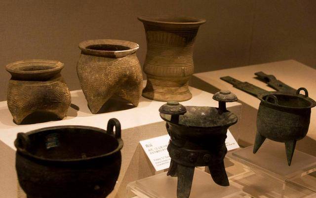 原创西安千年古墓惨遭挖掘27吨重的文物被卖到海外最终结果如何