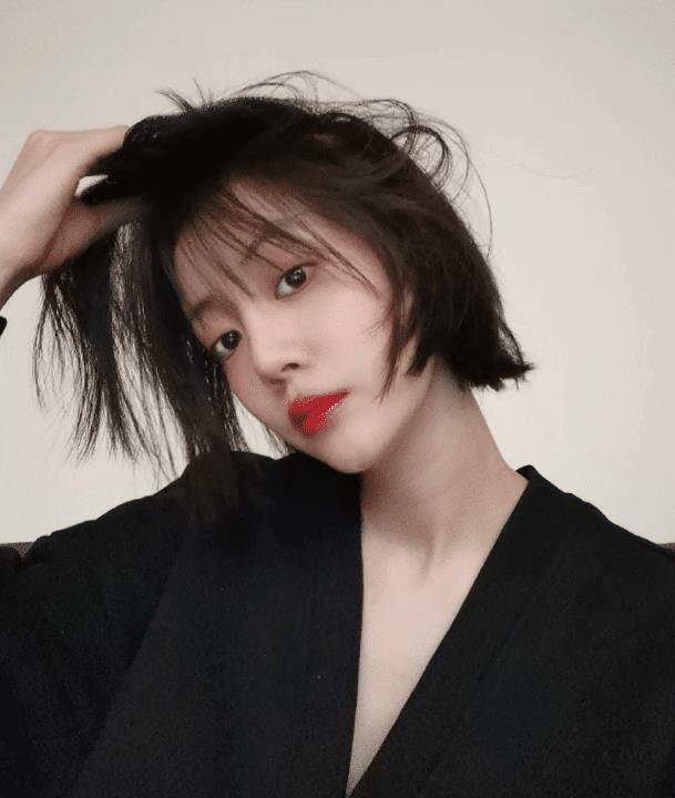 原创别再羡慕李溪芮的极品厌世脸了当她戴上眼镜时直男瞬间失恋了