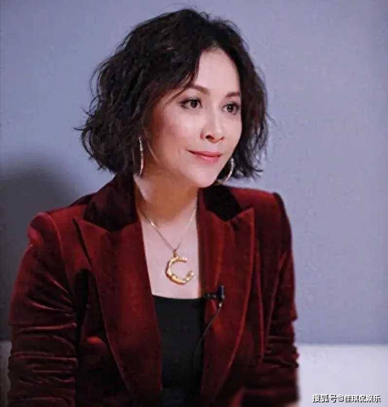 当初被绑架真相曝光刘嘉玲崩溃大哭这多年无儿无女的真相大白