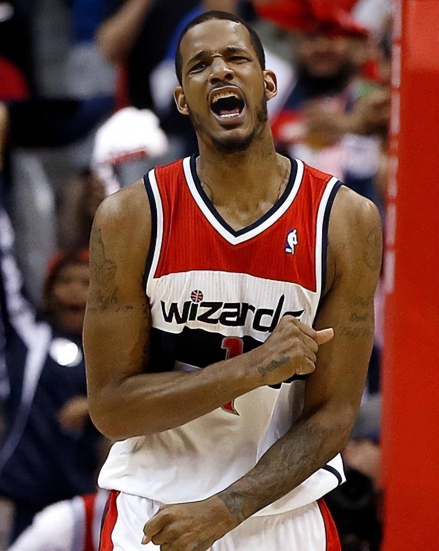 5万抚养费无力支付._特雷弗·阿里扎_湖人_比赛