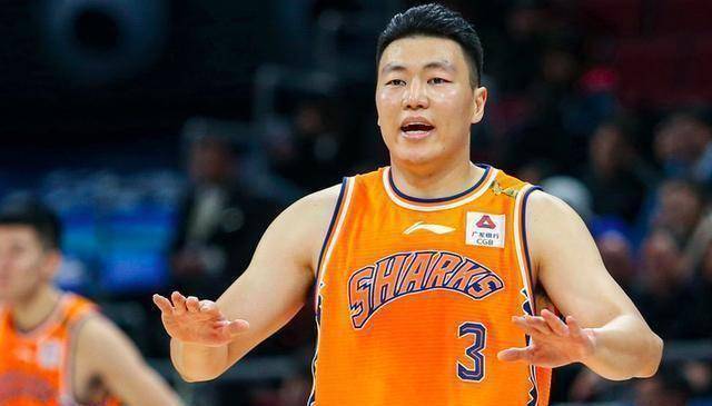 10笔签约恐血本无归,顶薪先生却成巨坑_李根_上海男篮_夏天