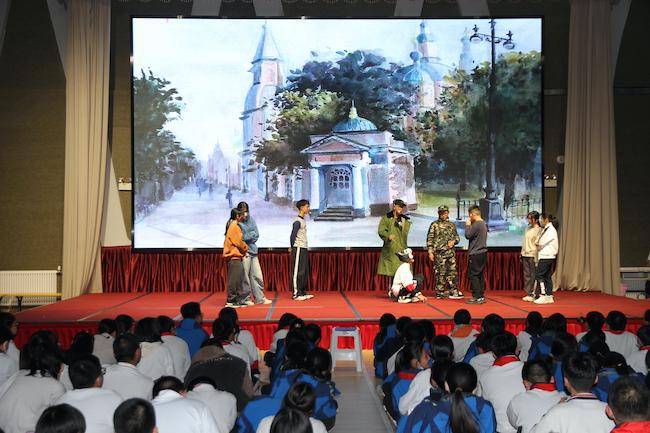 北京市陈经纶中学崇实分校举行第二届"崇美杯"戏剧艺术节活动