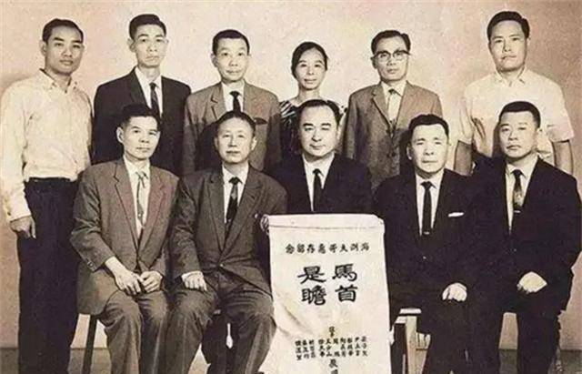 原创香港新义安龙头家族向华强一辈十三人过着什么样的生活