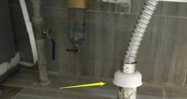 原创厨房下水管溢水怎么办看到邻居家的做法我也要这样做