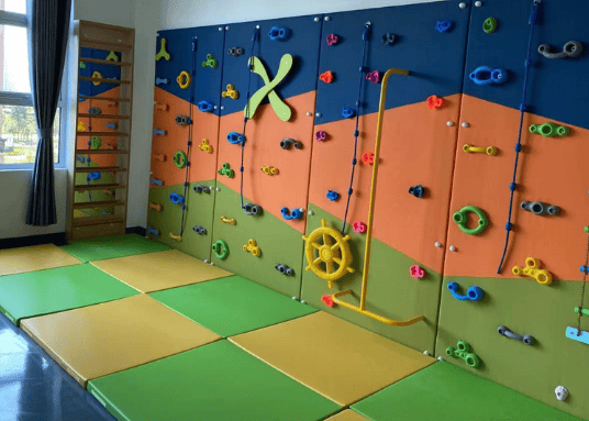 家庭攀岩墙