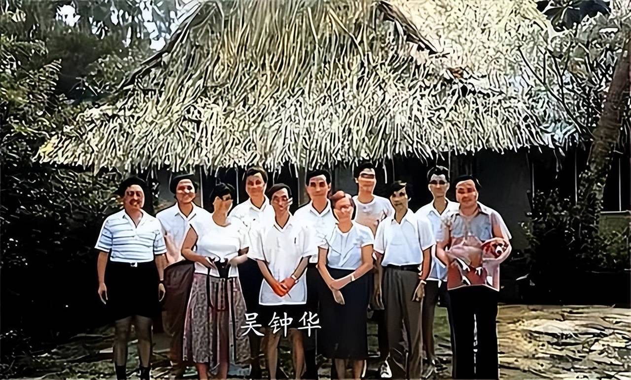 坚守!中国最小的使馆,仅有1个外交官驻守,自己种菜,住草屋