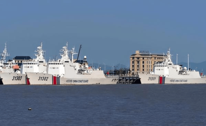 原创菲律宾撞击中国海警船美司令开出参战条件解放军南海实弹打靶