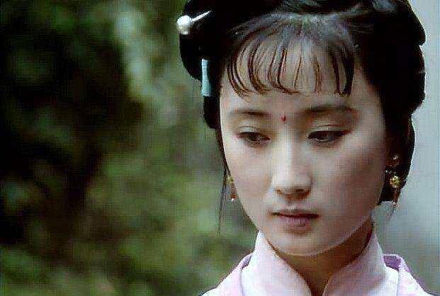 呆香菱不懂爱情泼辣的夏金桂却追求爱情