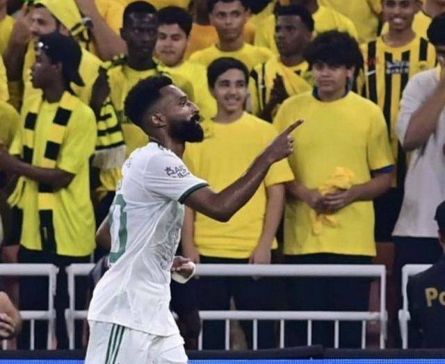 1击制胜,不被曼奇尼重用,他迎来爆发_吉达_沙特_国民