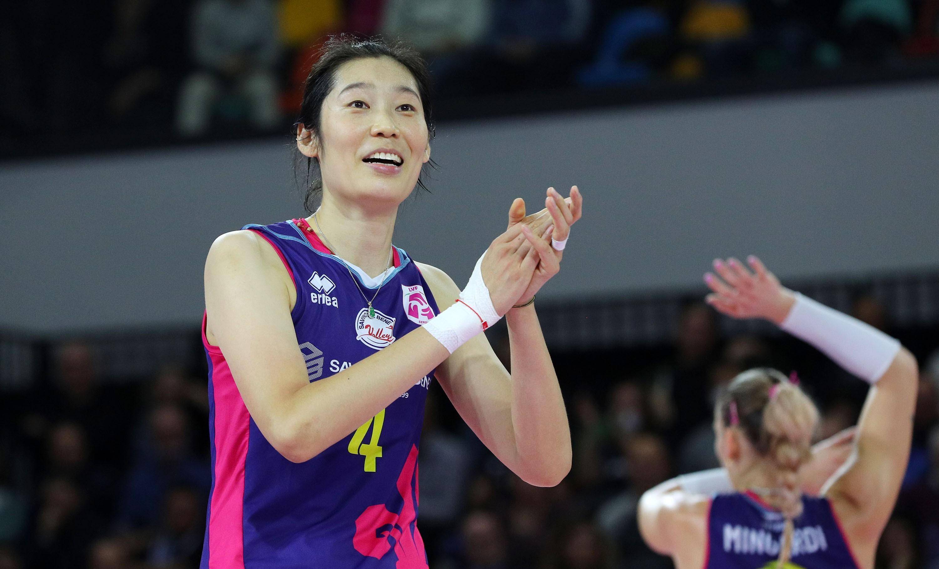 朱婷斩获mvp!斯坎迪奇力克对手,赛点一锤定音震撼全场观众!