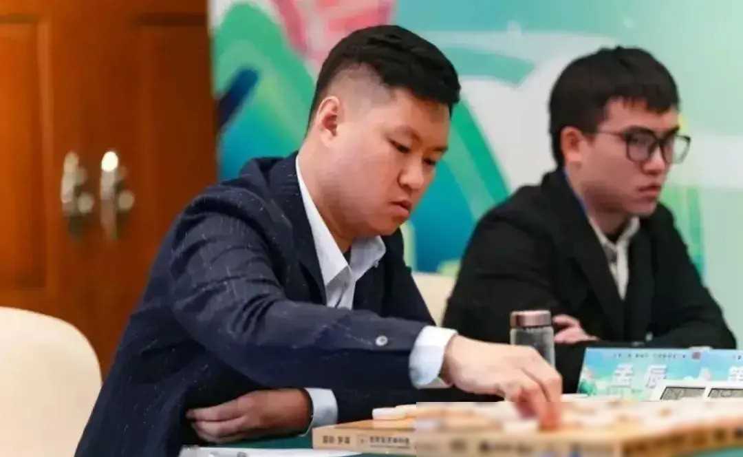 通过这场比赛,柳大华特大和党斐大师向人们展示了他们对象棋