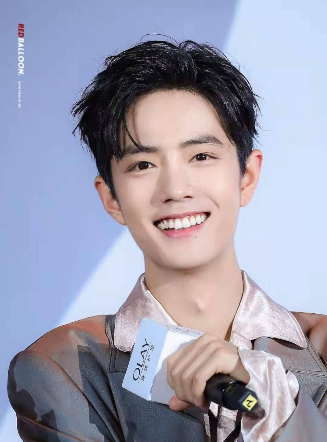 原创肖战演技进步飞速出演话剧得好评许晴称其角色五号病人是美强惨