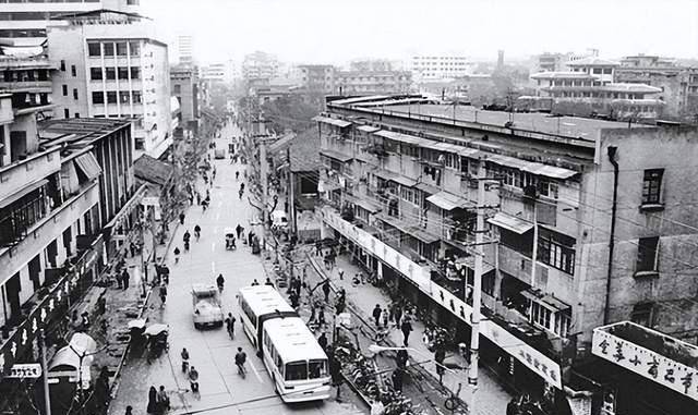 原创2006年浙江26岁农村女子创亿万暴富神话第二年就被逮捕死刑