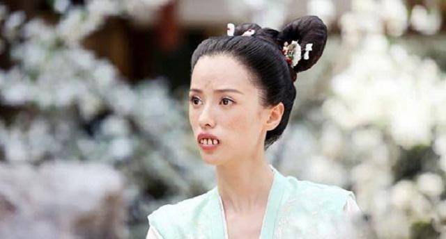 这名女子的名字叫做嫫母,在史书当中曾经记载过她的样子,有的人直接就