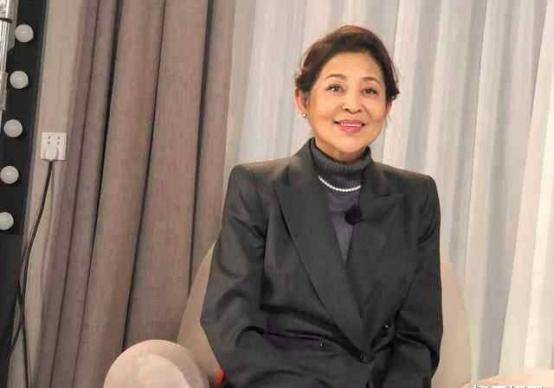 原创倪萍的不堪岁月赌气嫁人失了婚爱上陈凯歌在一起5年丢了自尊