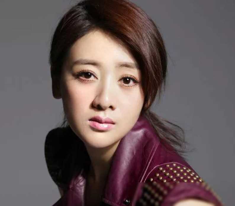 李琳:一部成名作,二婚姐弟恋,今老公红翻天,羡煞旁人_刘涛_经超_婚姻