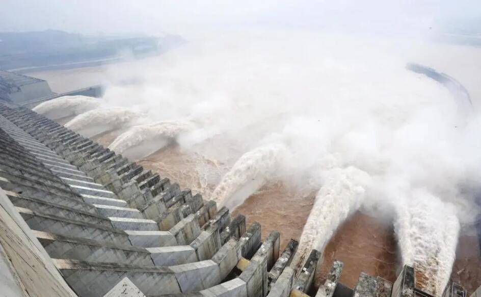 泄洪_发电_最大的水电站