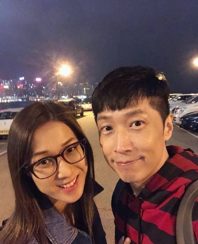 女友,两人相恋多年,一度谈婚论嫁,但后来还是遗憾分手,所以马浚伟至今