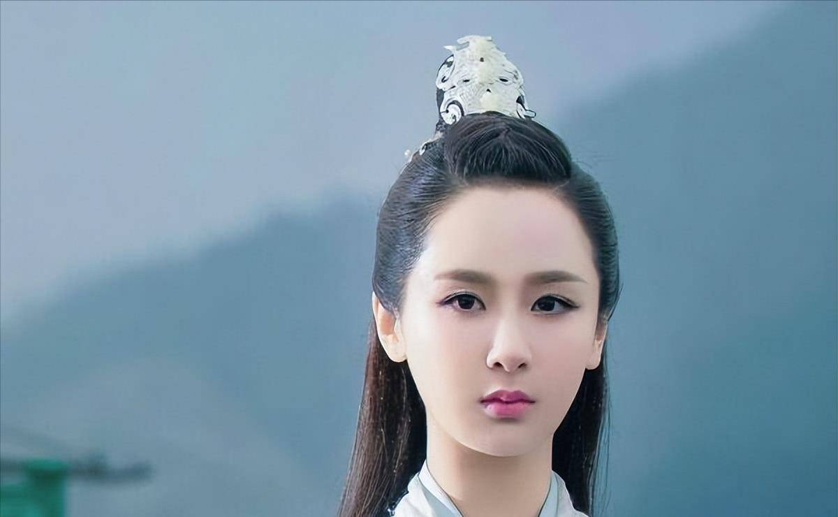 90后小花杨紫遭遇粉丝质疑称其演技下滑只想做大明星