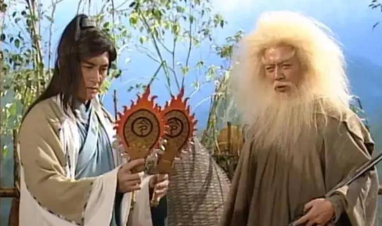 (圣火令剧照)原文道:"张无忌自得圣火令后,初时照练,还不觉如何,此刻