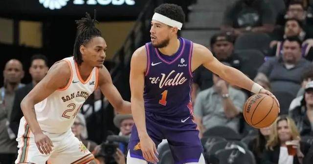 太阳主场胜鹈鹕布克狂砍52分登峰杜兰特陷入低迷