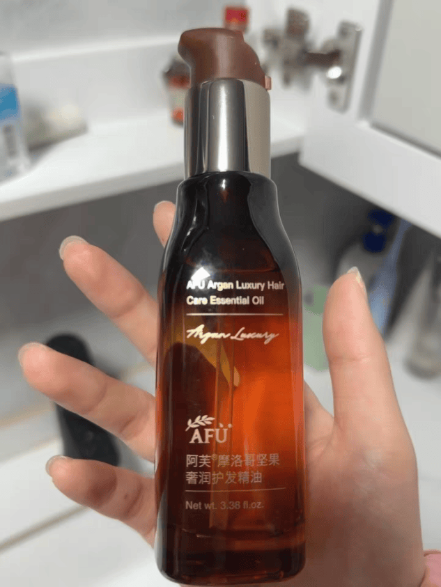 当时图个新奇就看中了它们家的坚果香型,没想到打开后是比较刺鼻的