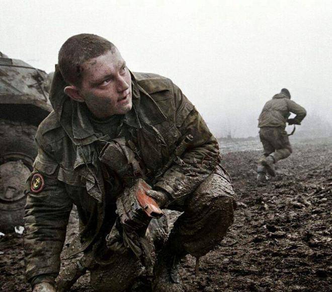 回顾俄伞兵vdv的惨烈一战孤军对抗数千车臣武装普京也曾落泪