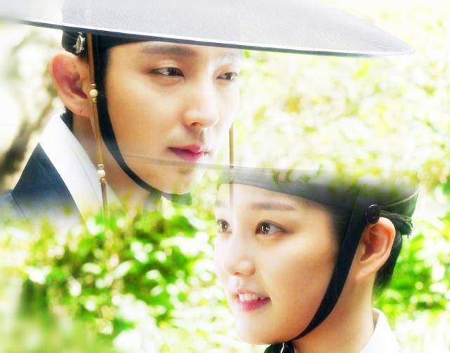 「银幕情侣」李准基李侑菲,爱你那诱人却不自知的模样