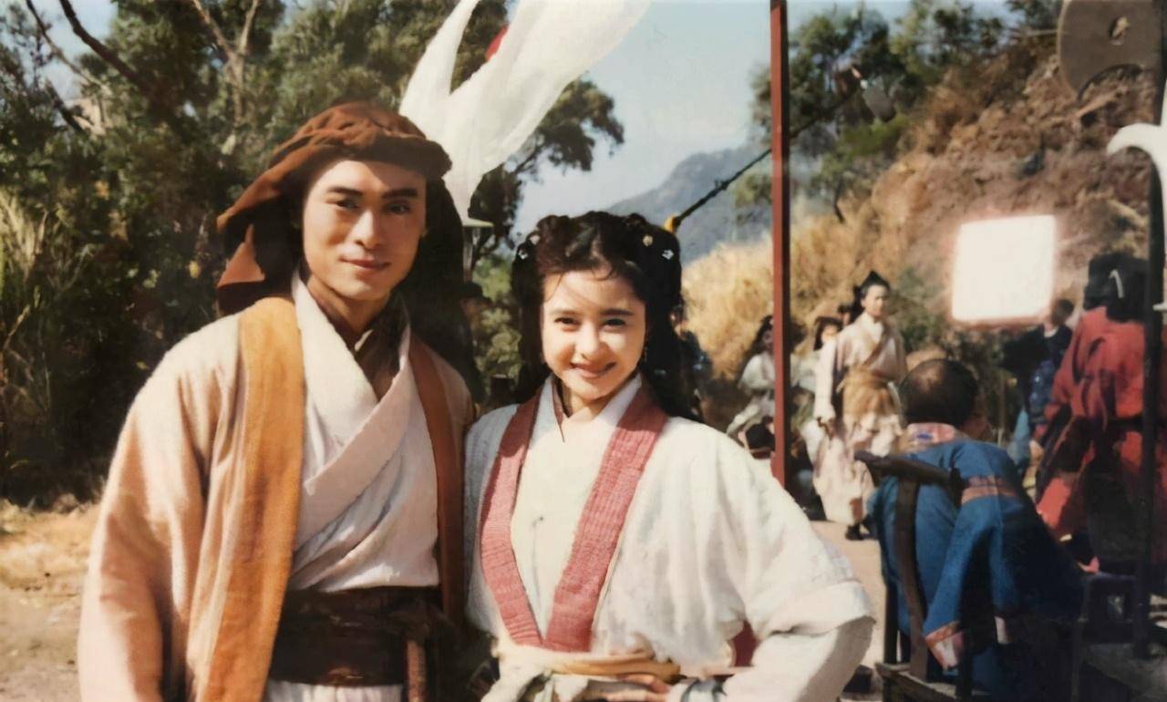 《笑傲江湖》中的小尼姑,古装扮相堪称惊艳,29年却只能演配角_何美钿