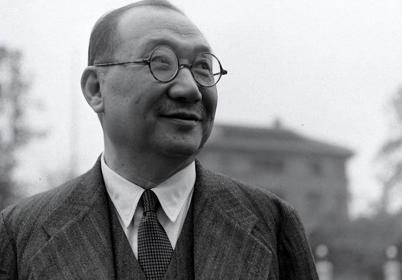 离婚后孔令仪身心俱疲,很长时间没有走出来,她的第二任丈夫黄雄盛,得