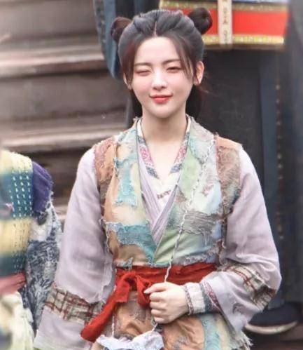 八卦张含韵杨超越吴尊刘雯男星自嘲老腊肉