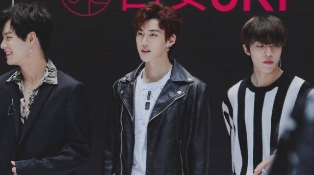 原创unine活动手势不齐李汶翰姚明明嘉羿动作一致胡春杨缩减动作