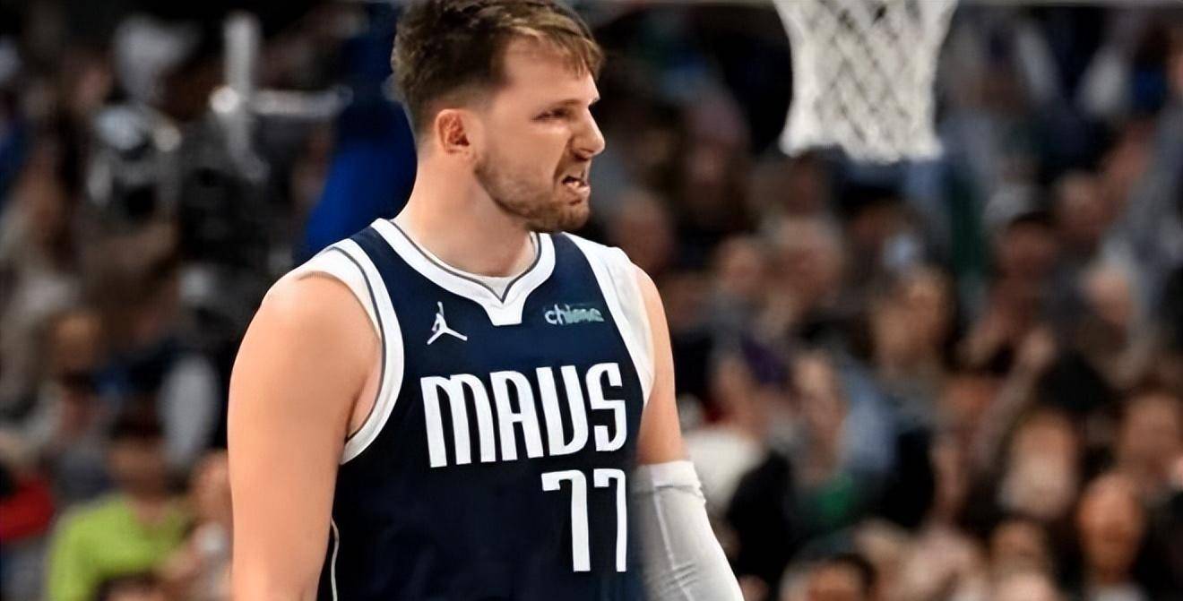 东契奇准三双 欧文17000分里程碑_福克斯_小萨_nba