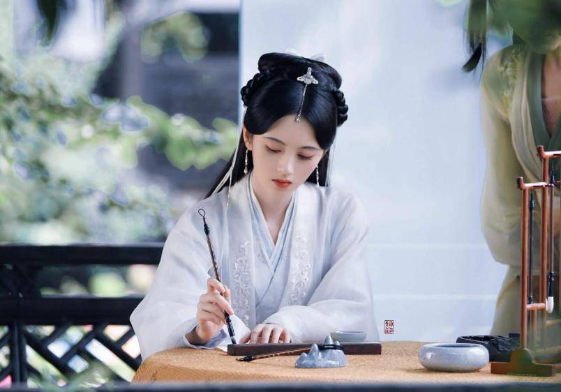 伪精致还能撑多久活在精修图里的鞠婧祎该醒了