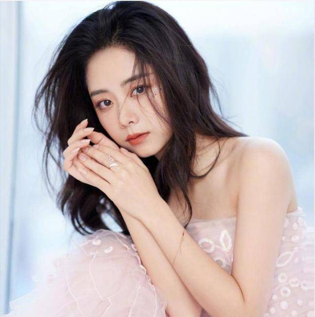 由何润东,洪尧,章涛,左小青,刘敏涛主演的职场女性奋斗剧《正青春》