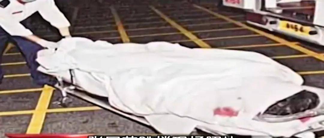 张国荣在公共场合跳楼身亡,终年46岁.