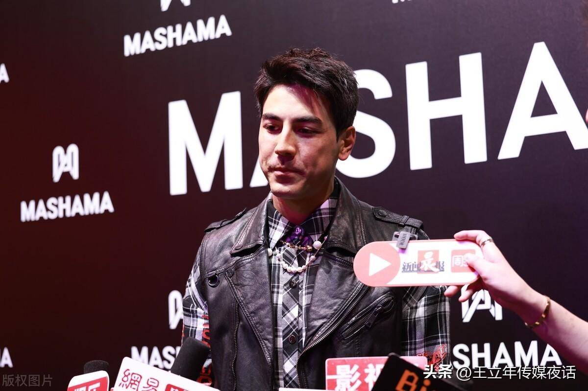 版主题曲《归去来》,1999年主演爱情剧《真情告白》而为观众所熟知