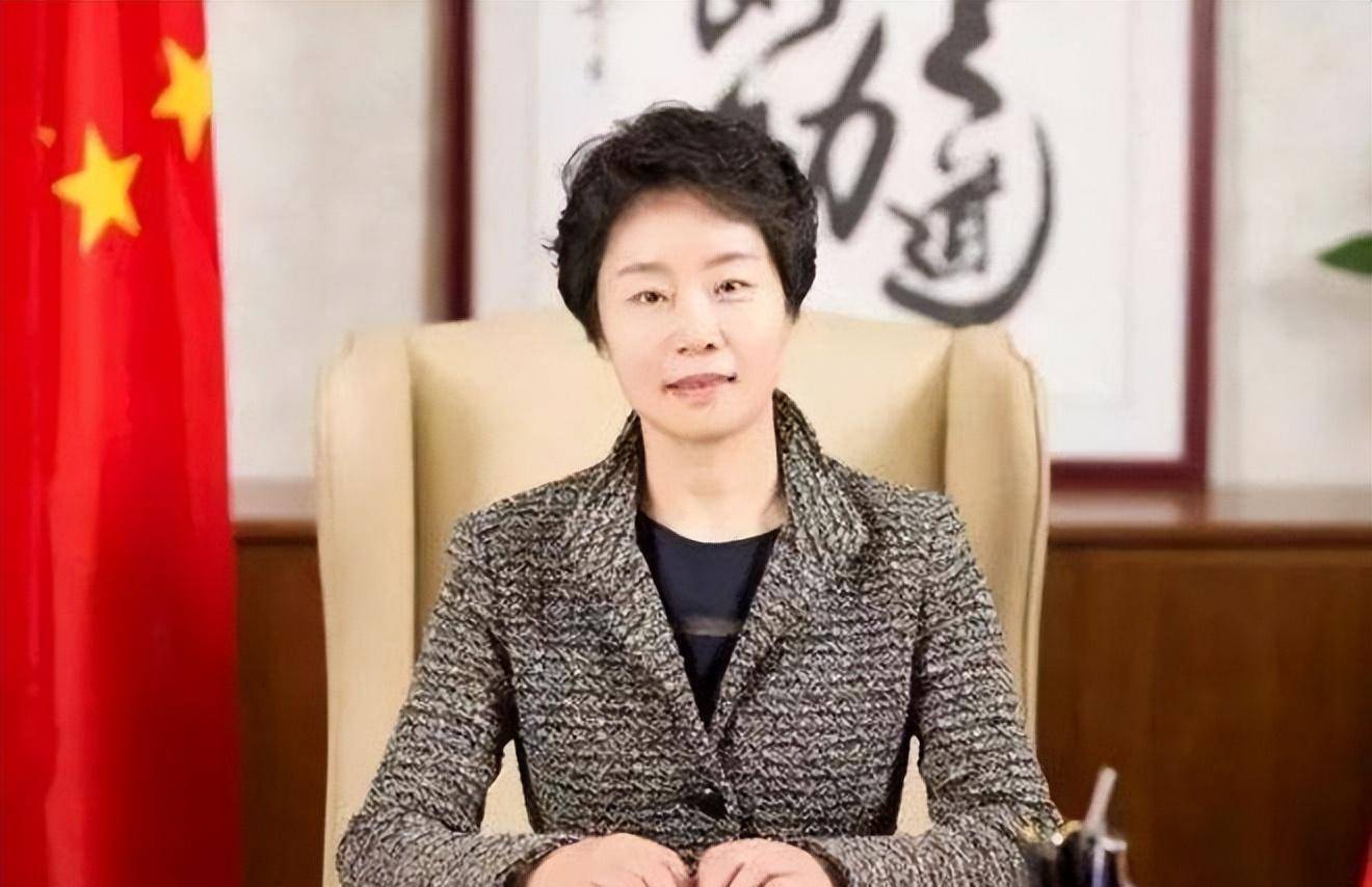 敢拼敢闯,她丝毫不像很多六十年代生人那样瞻前顾后,也因此青海银行在