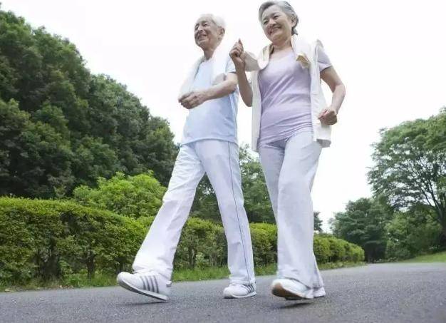 原创走路快和走路慢的人谁比较长寿英国研究二者或相差16年寿命