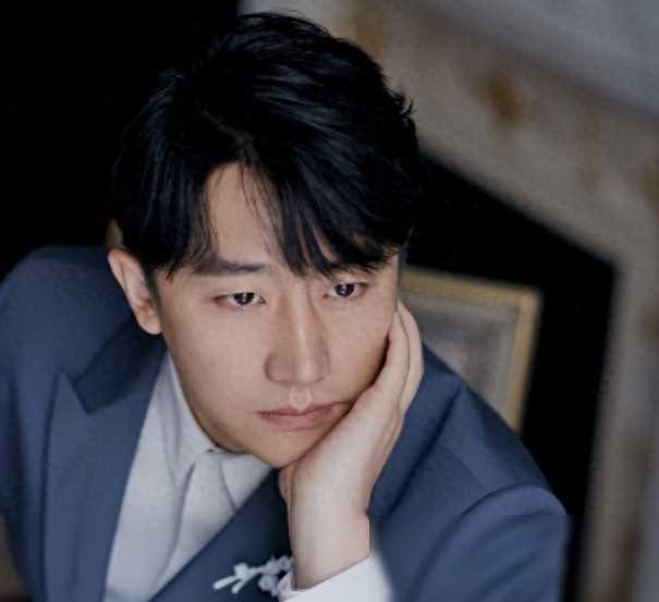 黄轩三度被换角被孙俪捧红之路上波折重重