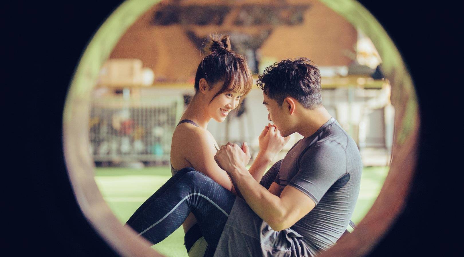 原创蓝盈莹在乘风破浪的姐姐里用的手机壳背景竟是李现官方回应曹骏别