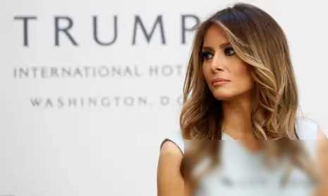 18岁帅气的川普小儿子现身,梅拉尼娅陪同,不理川普,春光满面