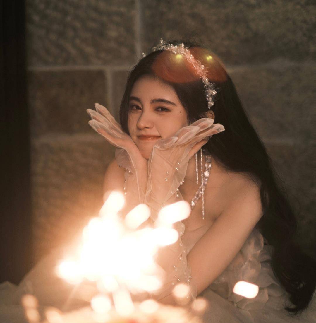 原创鞠婧祎深夜跟姜云升视频聊天彼此嘱咐明天见