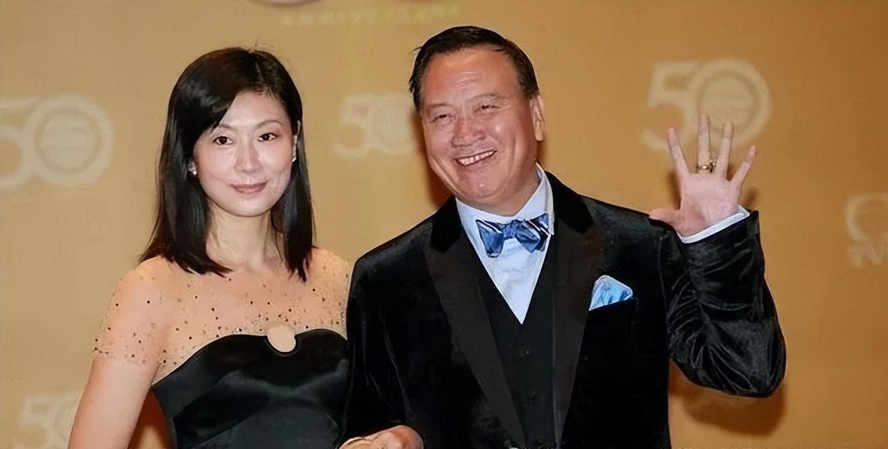 选择回到湖南定居,表明了万梓良和郭明黎对于平静生活的向往.