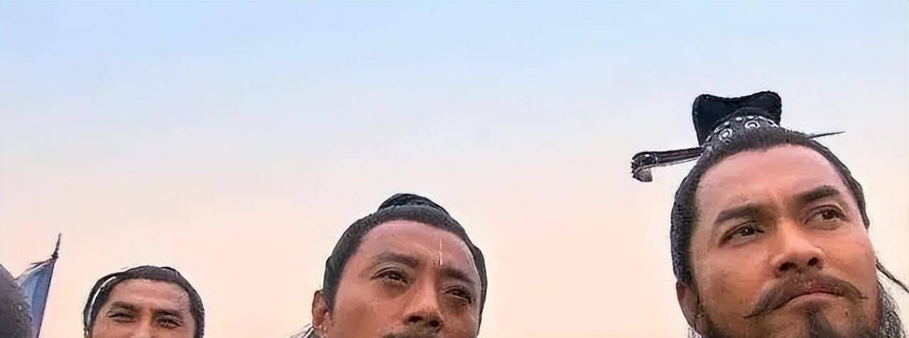 原创林冲知道晁盖的四个仇人没动手毒箭杀手就藏在二十个头领中间