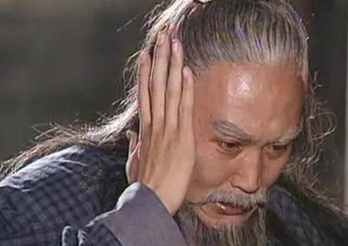 一来父兄蒙受不白之冤,落得惨死的下场,使他五内俱焚.