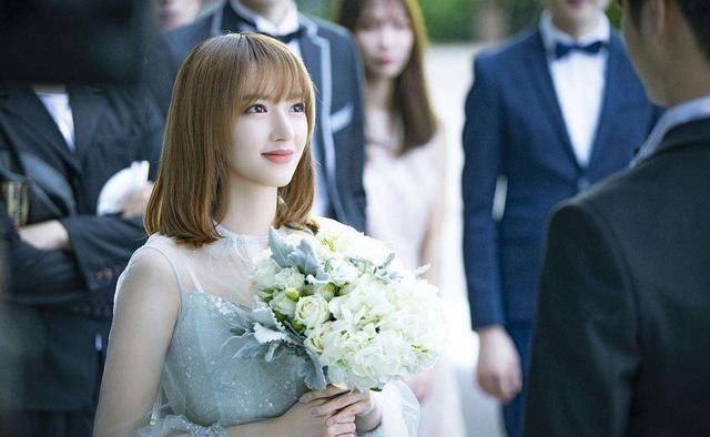 原创毁完电竞毁仙侠内娱没舞台爱豆来演戏程潇是要当杨颖接班人呀