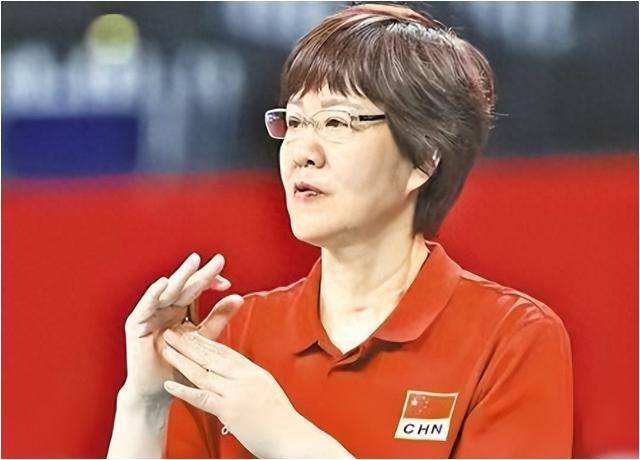 郎平中国女排的铁榔头女排精神的象征